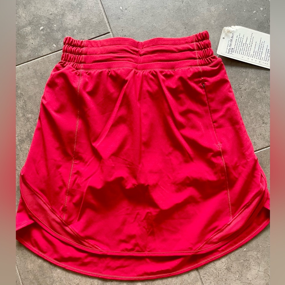 NWT Lululemon Hotty Hot HR short, long, sz 2